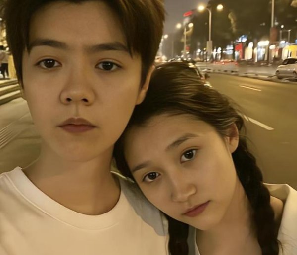 泽巨配资 里子面子都丢了！时隔5月，鹿晗的最新动态，没给晓彤留一丝体面.